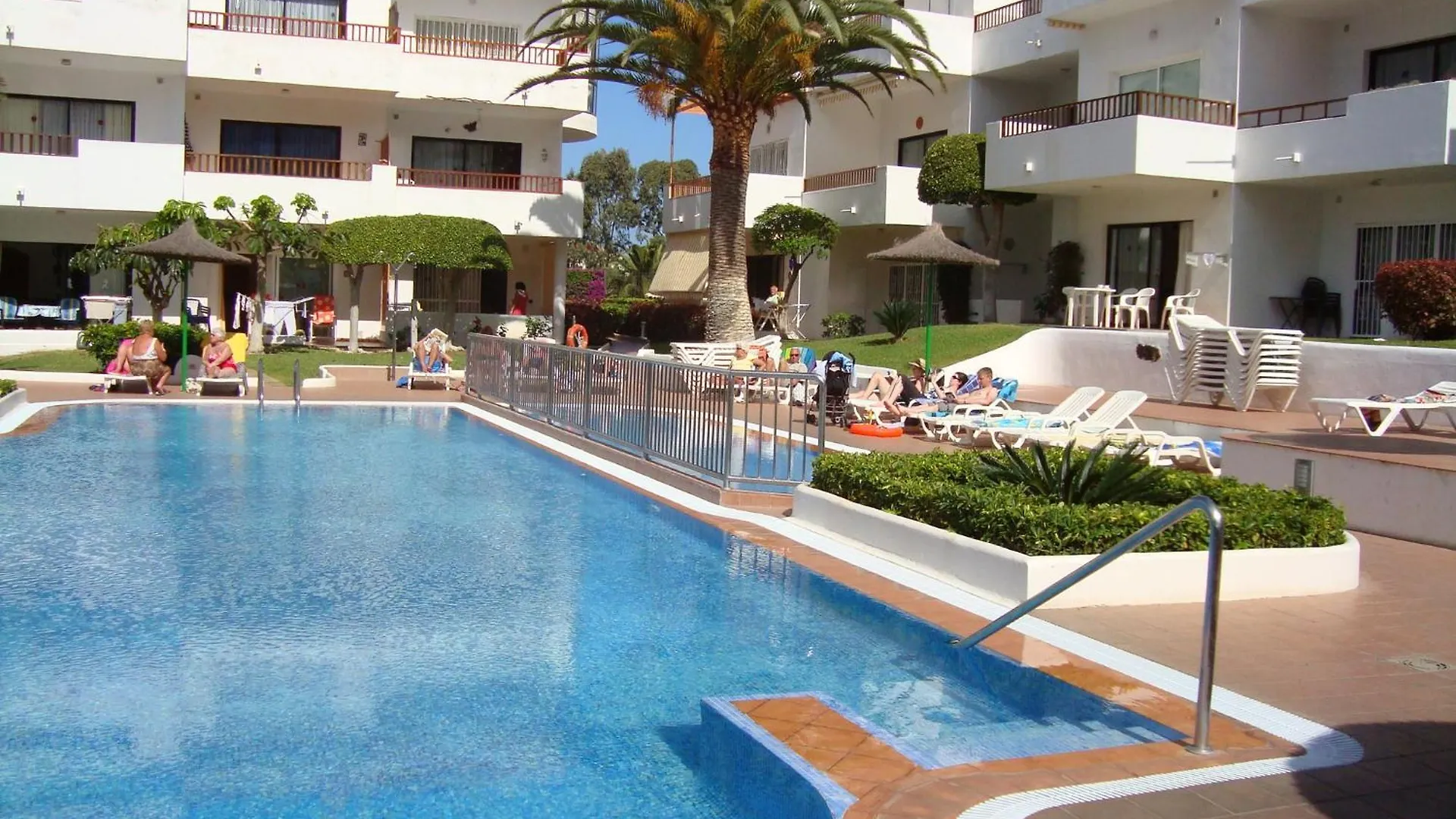 1 Bed Los Cristianos Near The Bus Station 阿罗纳