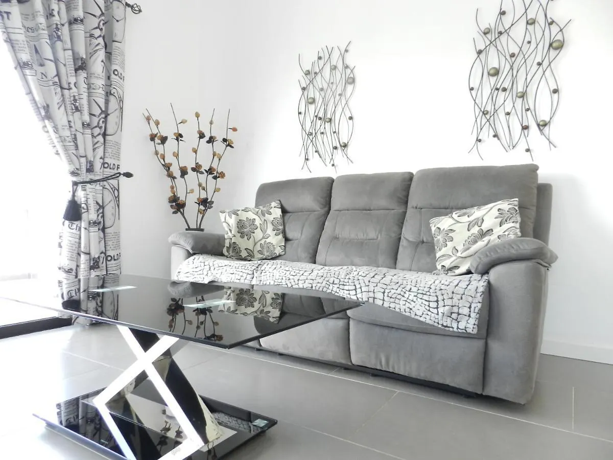 1 Bed Los Cristianos Near The Bus Station 阿罗纳